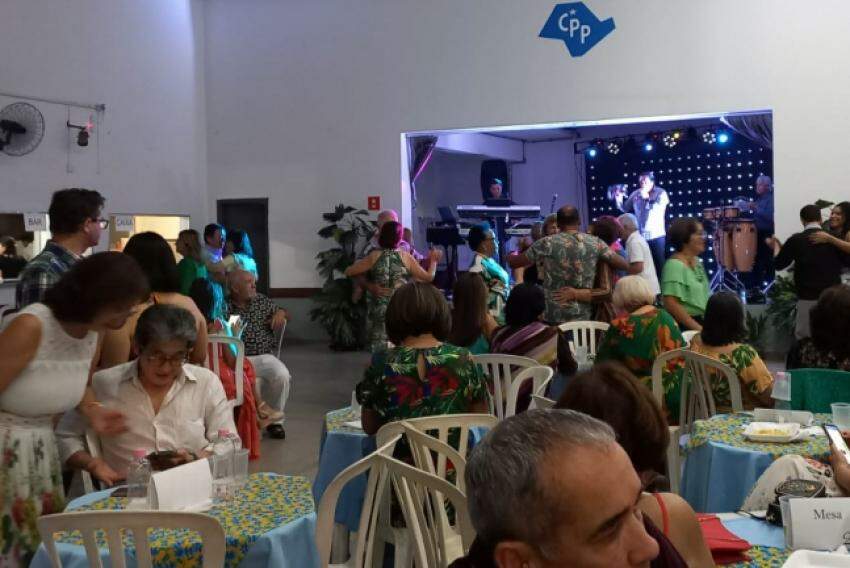 Jantar Dançante comemora 58 anos do CPP em Bauru