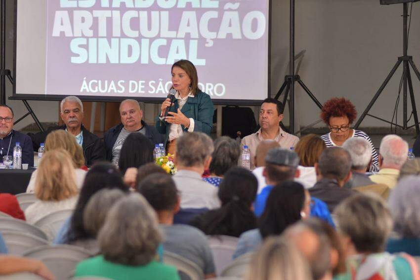 31-07-23-A deputada estadual Professora Bebel coordena seminário da carrente 'Articulação Sindical' da Apeoesp, na cidade de Águas de São Pedro