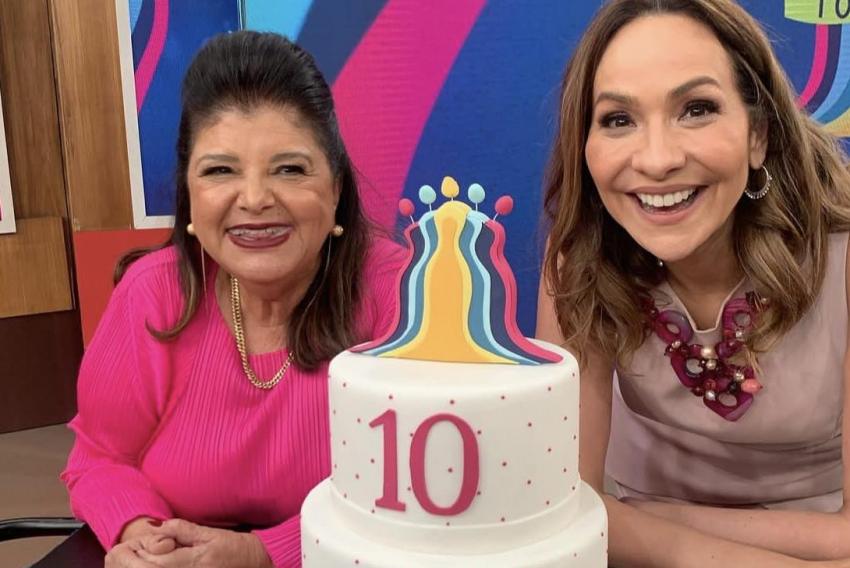 A apresentadora Maria Beltrão e a empresária Luiza Helena Trajano celebrando os 10 anos do Mulheres do Brasil