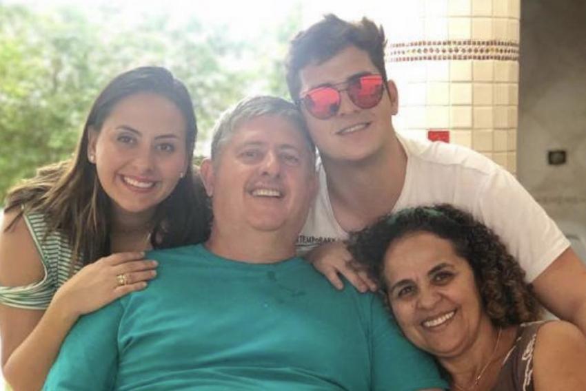 Empresário Carlos Corrêa, da gráfica Freitas & Corrêa, com a mulher Marli Corrêa e os filhos Thalita e Vinicius 