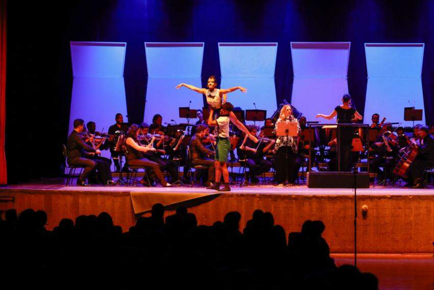 Orquestra Sinfônica Municipal e Cia. Jovem de Dança se apresentaram juntos no palco do Polytheama