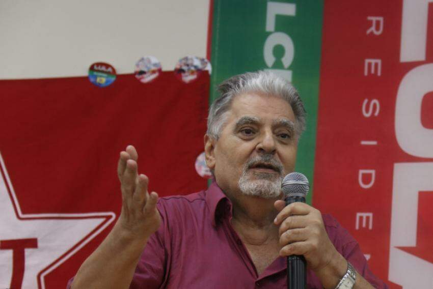 O ex-deputado Pedro Tobias (PSB) durante campanha de 2022