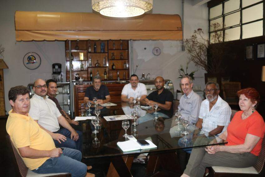 Márcio (Conselho), André (PDT), Derionério (RCB), Cláudio (PT), Júnior (PDT), Jonatas (Patriota), Caio (PSDB), Nelson (Agir) e Majô (PCdoB)