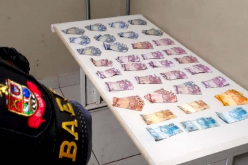 Em um dos roubos, o ladrão subtraiu R$ 809.