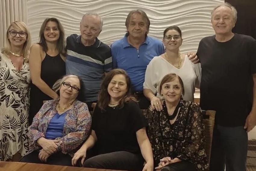 Irmãos Ubiali: Ana Lúcia, Janaina, Marco Aurélio, Carlos, Selma, Luiz, Arlete, Laura e Lúcia em click especial