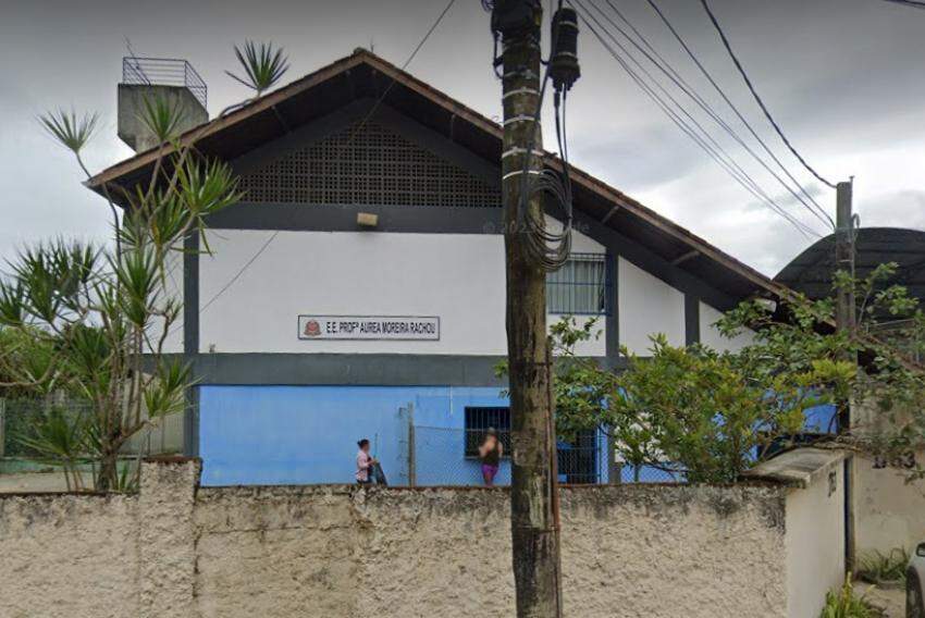 Escola fica na Rua Padre João Bayle, no Sertão da Quina