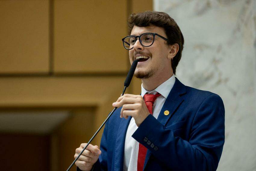 O deputado estadual Guilherme Cortez, durante discurso na Assembleia Legislativa
