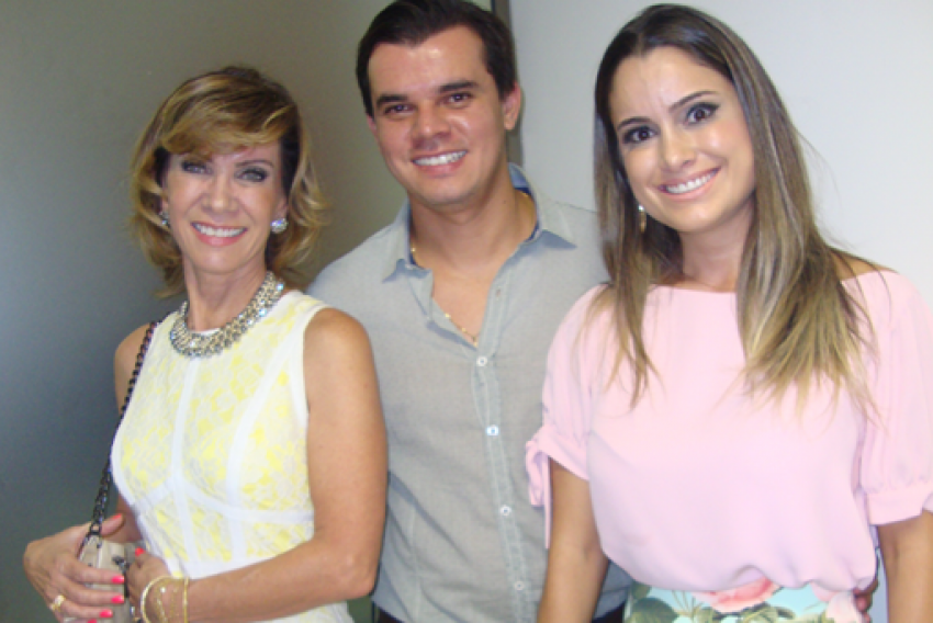 Neste clique: mamãe (dele) Vera Almeida e mais o filho (grande ortopedista) dr. Bruno Maritan de Almeida (com esposa Talita)
