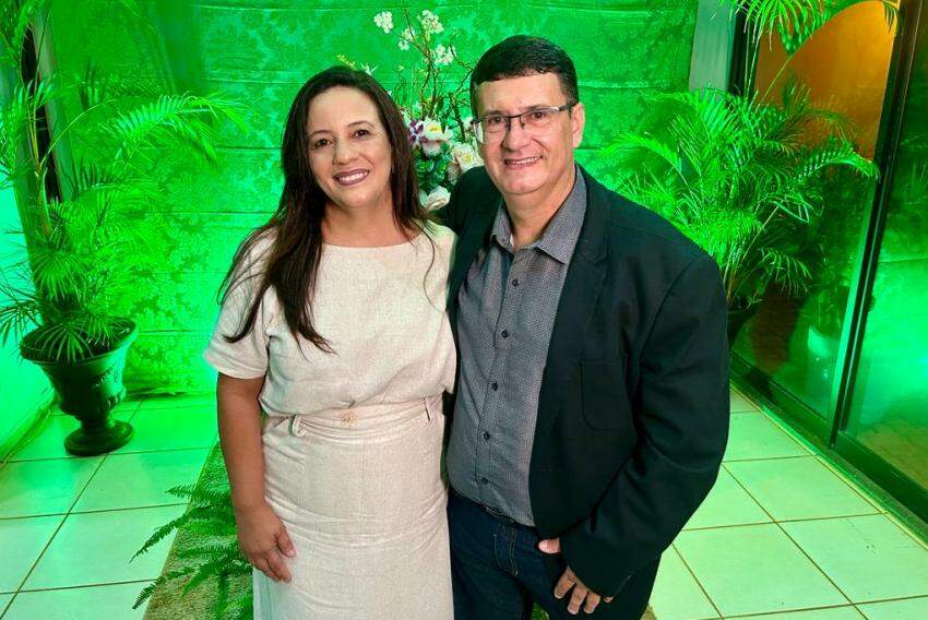 Rogério Bruno e a esposa Eleana recepcionaram os homenageados no prêmio Destaque Empresarial de Guaíra