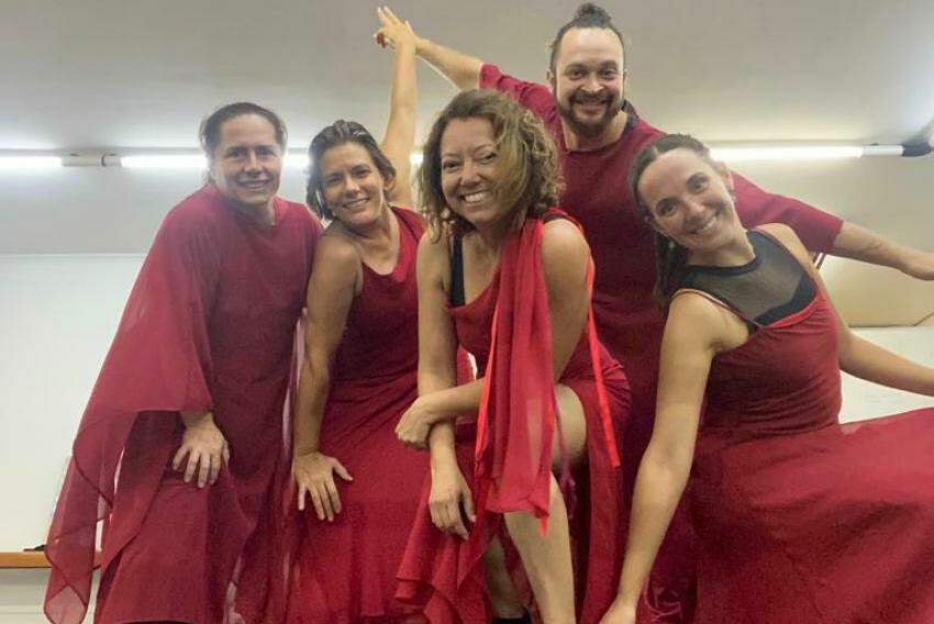 Parte dos integrantes da Plêiade Cia de Dança que comemora 30 anos com superfesta no dia 27 de novembro