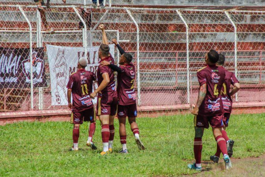 Futebol Solidário reúne ex-jogadores no estádio Mangueirão