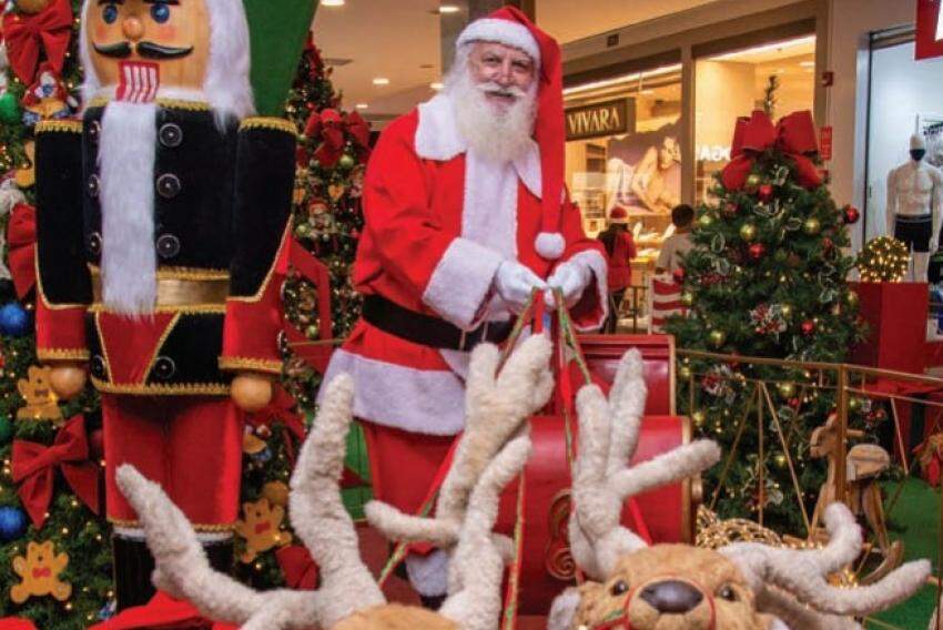 Aristides Pretti, de 68 anos, é Papai Noel há 19 anos, sendo 18 somente no Maxi Shopping