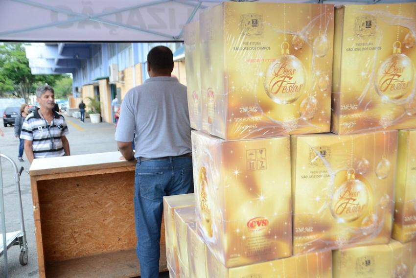 Distribuição de cesta de Natal em São José