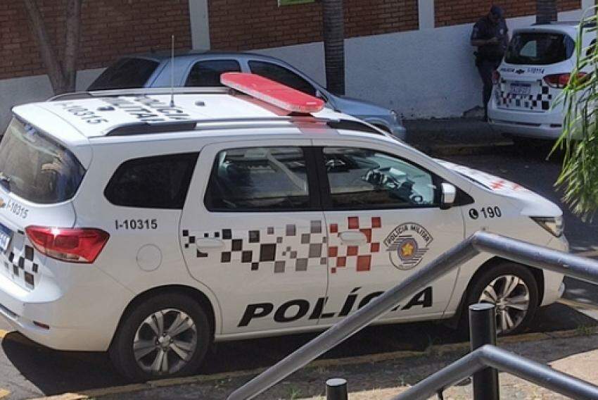 Em caminhão do Corpo de Bombeiros, XV desfila por Piracicaba com campeões  da Copa Paulista