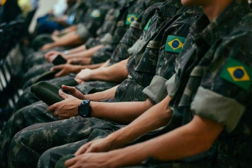 Exército brasileiro convoca para exercício de apresentação da
