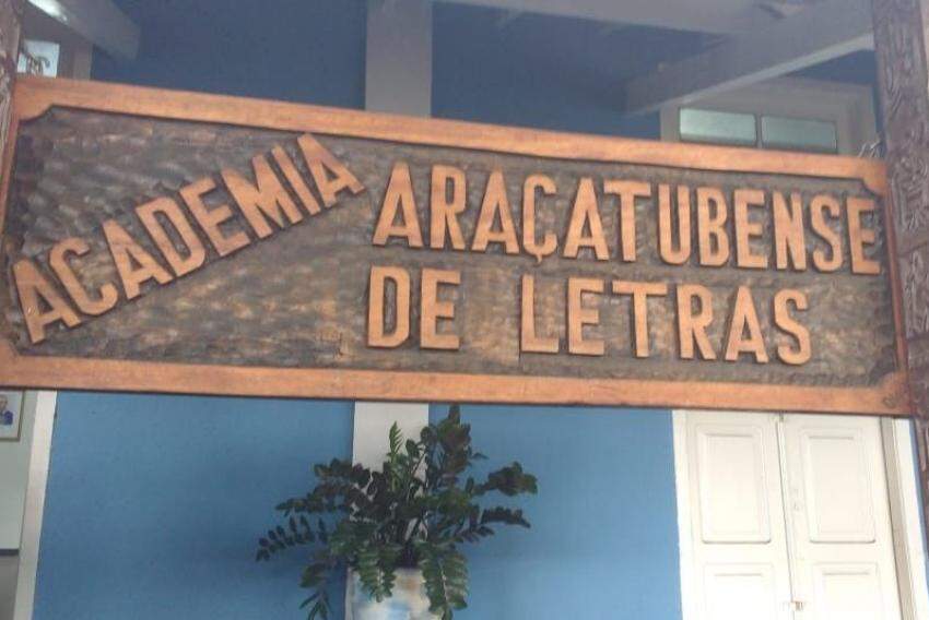  Academia Araçatubense de Letras foi fundada em 25 de novembro de 1992