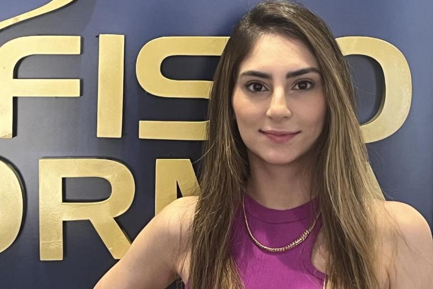 A biomédica Alana Sertori dirige a Fisioforma-Franca com muito dinamismo