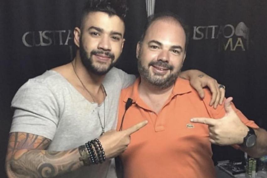 O cantor Gusttavo Lima, com o promoter Ronaldo Camargo, o Moka, que aniversariou dia 30/11