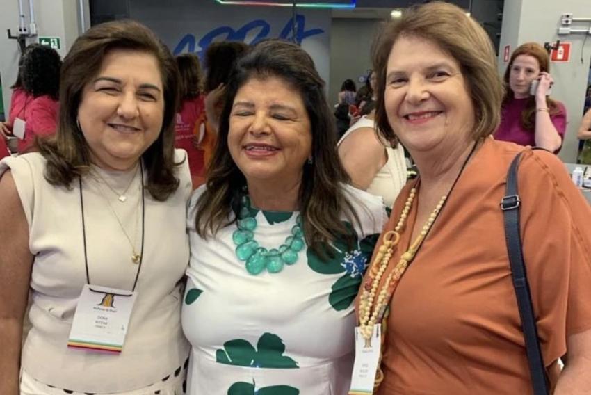 Presidente do GMB, Luiza Helena Trajano, com as coordenadoras do núcleo Franca, Dora Bittar e Janisse Mahallem