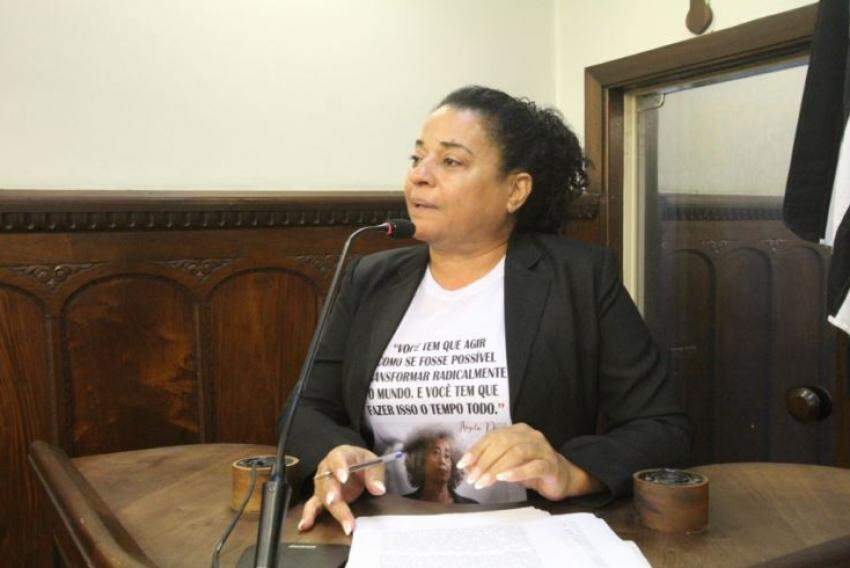 Petista Estela Almagro foi acionada por conta de discurso na Câmara