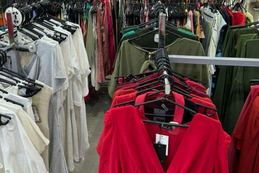 Loja no Centro é autuada por vender roupas da Zara que ainda não