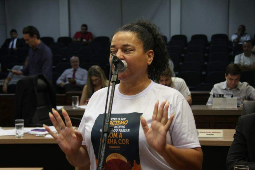 A vereadora Estela Almagro (PT) foi quem promoveu a reunião que levantou as primeiras denúncias sobre o contrato
