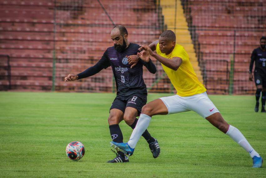 O meia Daniel Costa durante jogo-treino diante do Desportivo Brasil: time está invicto 