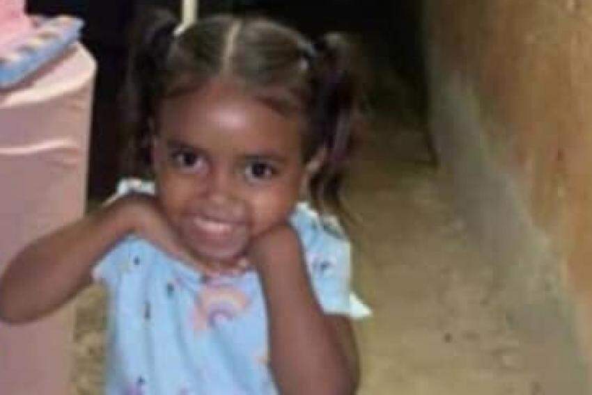 Garota de apenas 19 anos escondia arsenal em apartamento em Curitiba