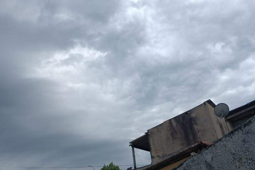 Céu encoberto: nuvens densas devem favorecer chuvas mais fortes 