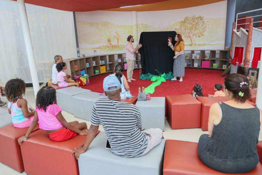 “Bambino e a Uva” estreou a programação de férias na Biblioteca, na tarde dessa segunda (15)