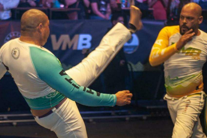 Representando Jundiaí em competições, o capoeirista comemora a inclusão que o esporte proporciona
