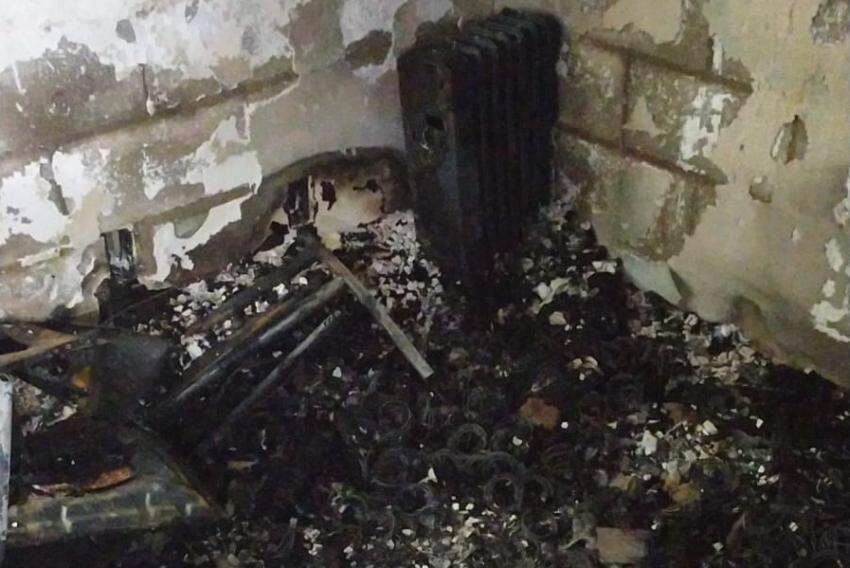 Além do apartamento que pegou fogo, outros dois foram danificados