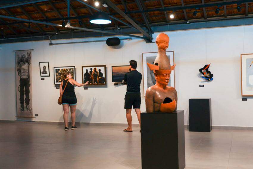 No Centro das Artes, visitantes podem conferir a exposição de inauguração da nova Galeria de Exposições da cidade