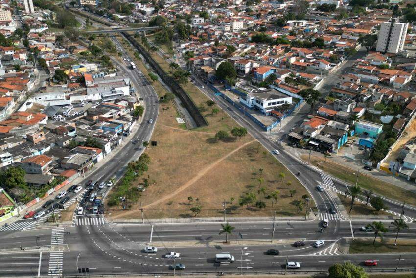 Avenida Sebastião Gualberto é o principal acesso às regiões norte e leste da cidade