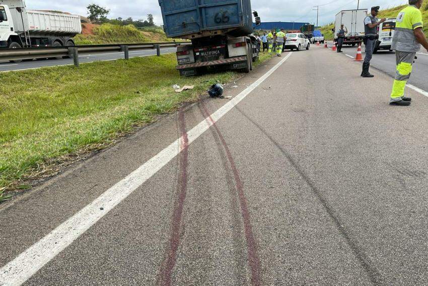 Acidente deixa duas pessoas mortas na Santos Dumont
