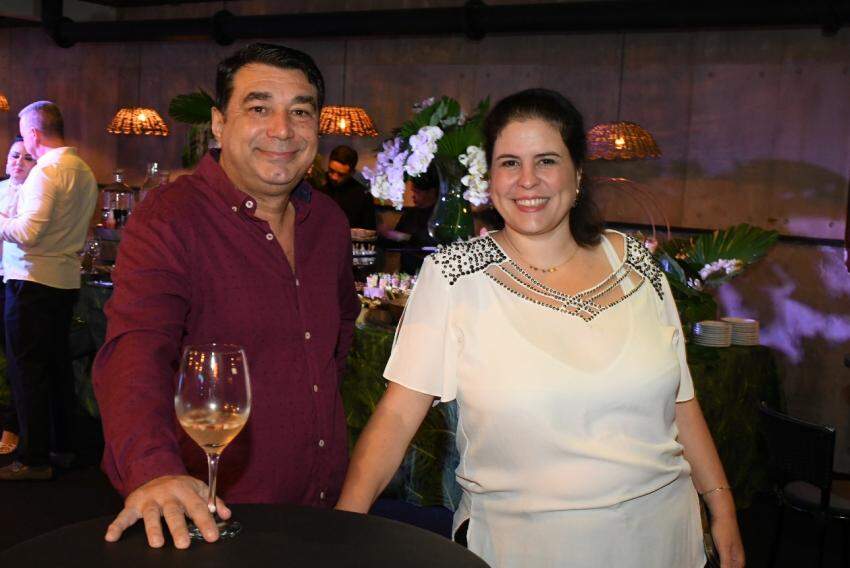 Rogério Souza e Andrea Maia Camargo
