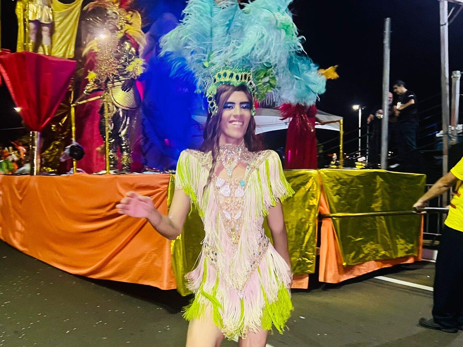 Desfile da escola de samba Tradição da Zona Leste
