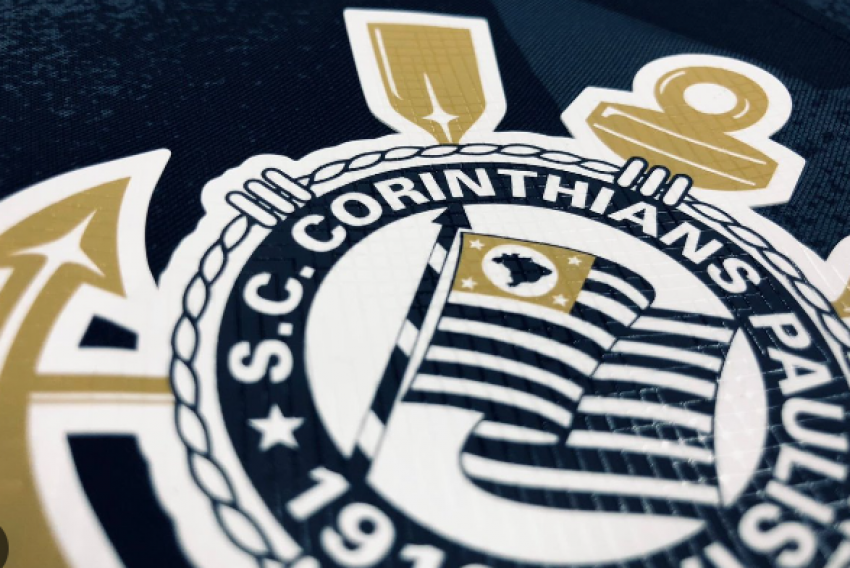 O Corinthians comprometeu mais de R$ 100 milhões em reforços, mas só pagou aproximadamente R$ 30 mi até o momento