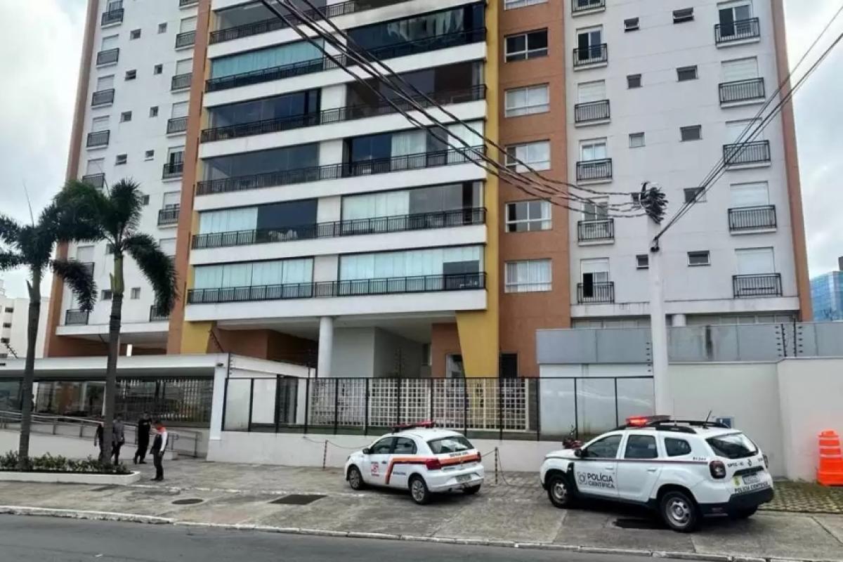 Prédio do apartamento que pegou fogo em Taubaté