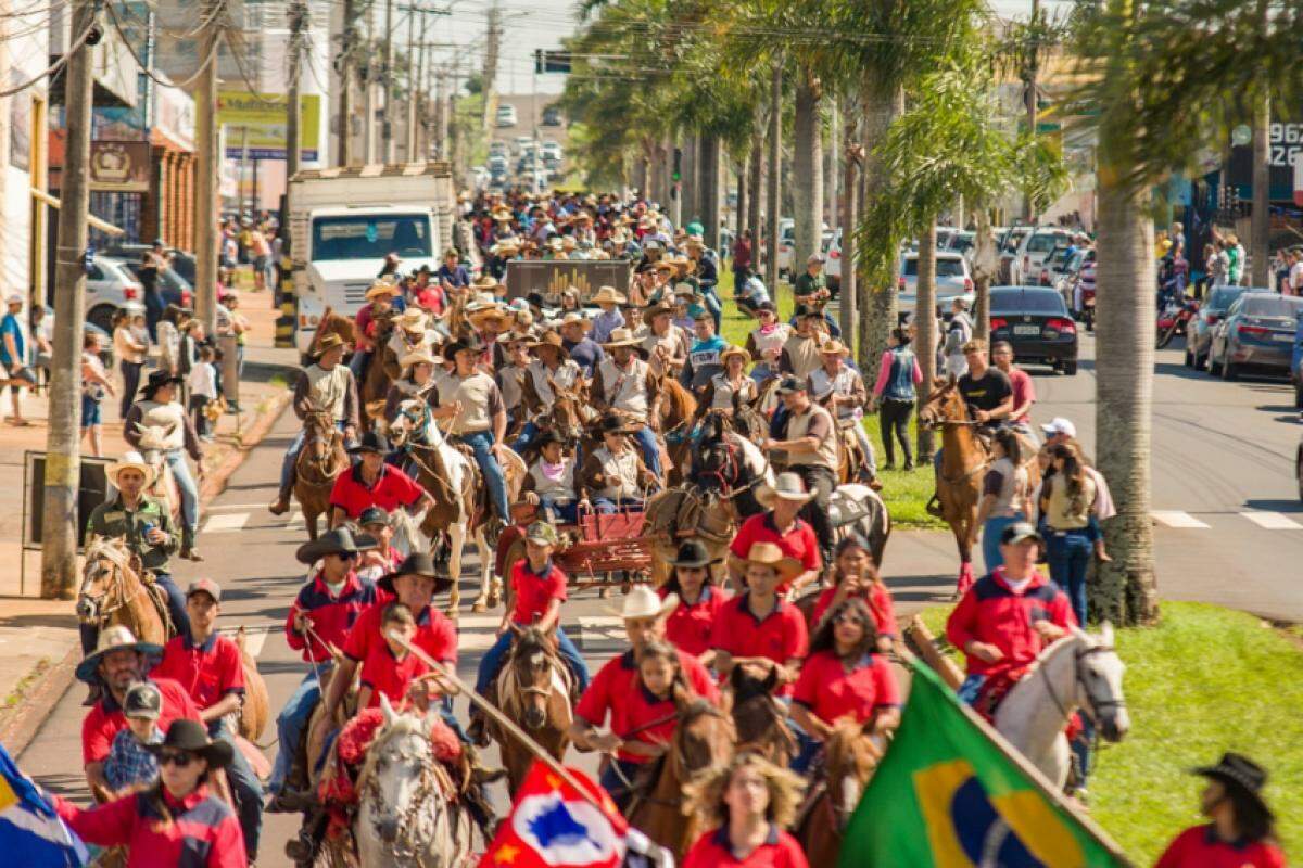 Tradicional cavalgada abre a Facilpa 2024 no dia 21 de abril