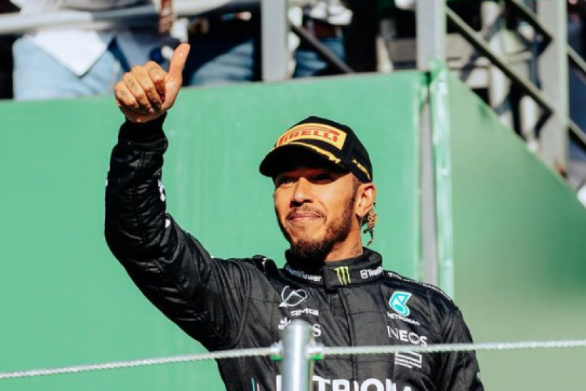 Lewis Hamilton disse que realiza um sonho ao se juntar à equipe italiana