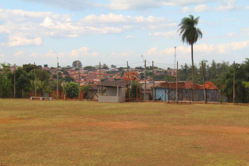 O estádio José Spect Filho, na Vila Dutra, não possui laudo AVCB, assim como todos os outros estádios de Bauru, com exceção do Alfredão