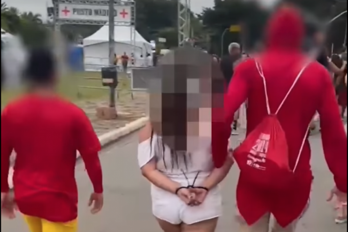 No total, foram apreendidos seis smartphones.