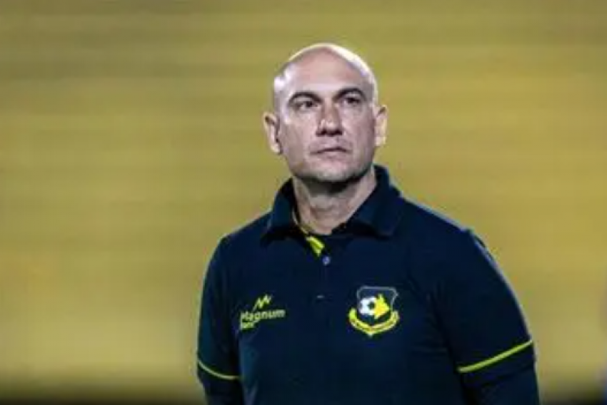 O técnico Márcio Zanardi, do São Bernardo, é o favorito para assumir o cargo deixado por Mano Menezes