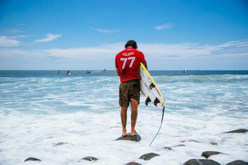 Filipe Toledo é bicampeão mundial de surfe pela WSL
