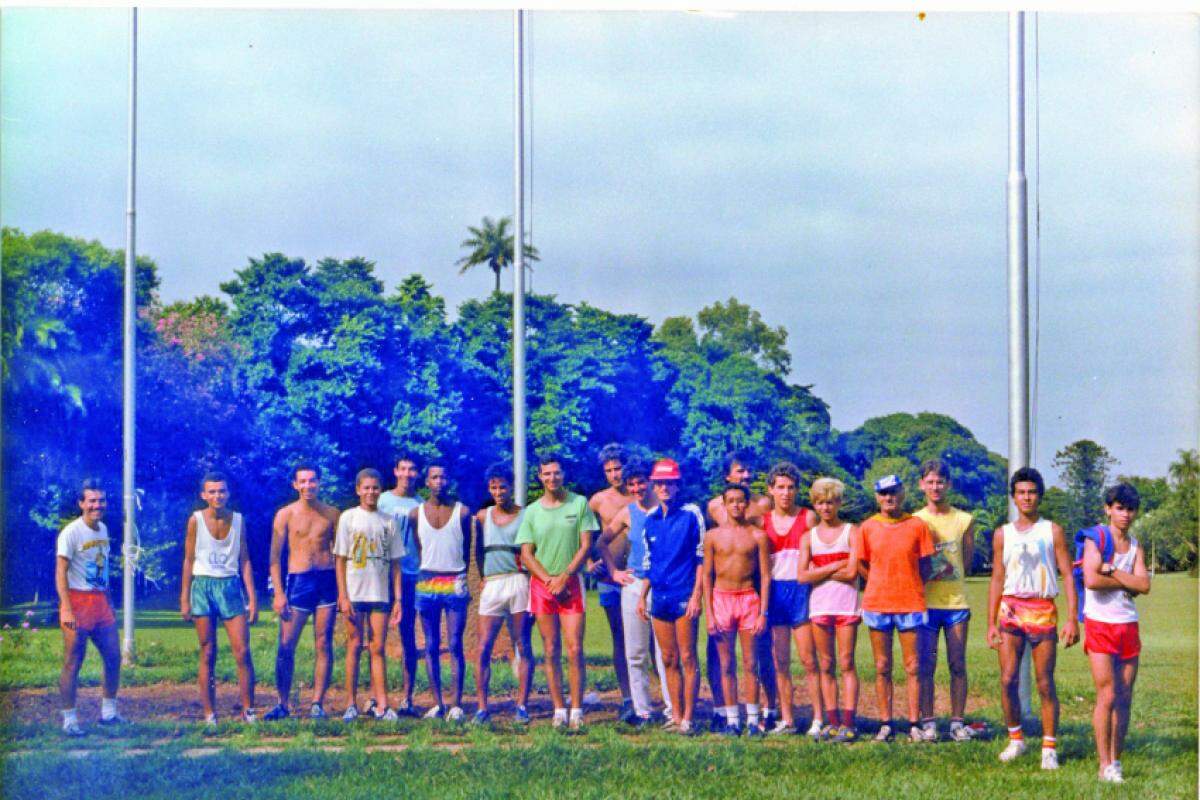 Participantes da prova em 1988: histórias de amor ao esporte e às corridas