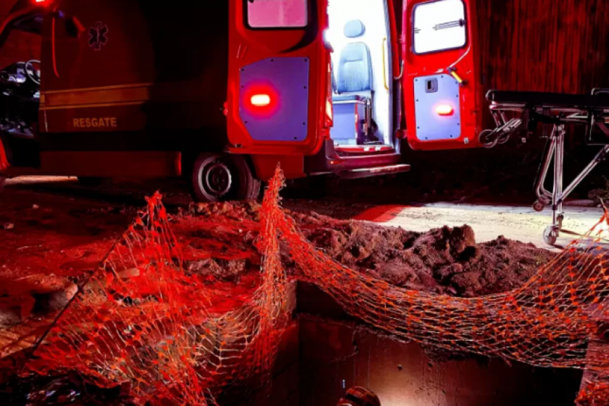 O bueiro estava aberto por causa de uma obra de reparo do sistema de escoamento de água, informou o Corpo de Bombeiros