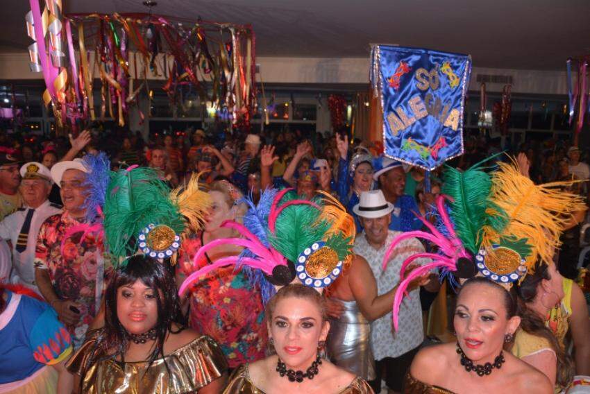 O Carnaval dos Carnavais é um festival de cores e beleza