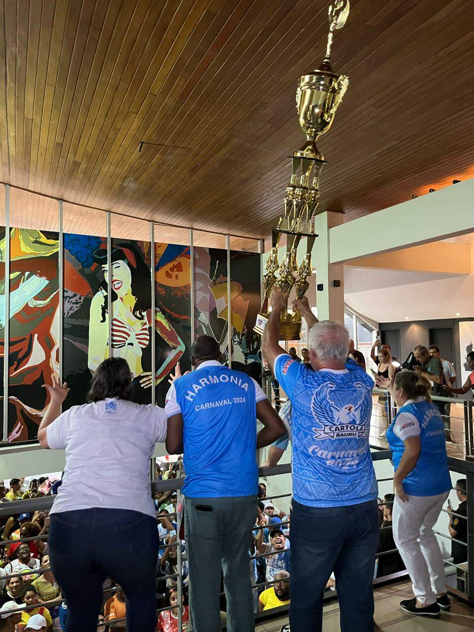 Troféu da 15ª vitória da escola de samba Acadêmicos da Cartola 