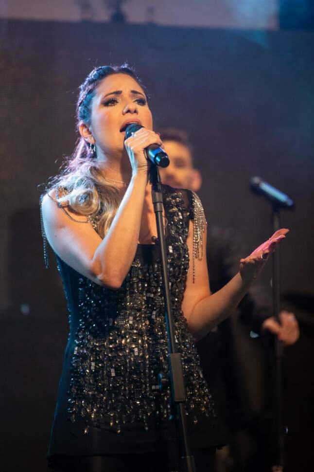 A temporada 2024 de boa música começa com a cantora Viviani Beatriz, que sobe ao palco com Show Tributo a Sandy, na quinta-feira (29)